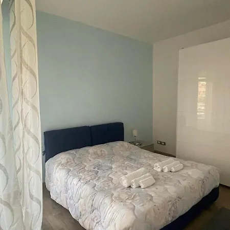 Apartment La Magnolia V Sunflower Desenzano del Garda